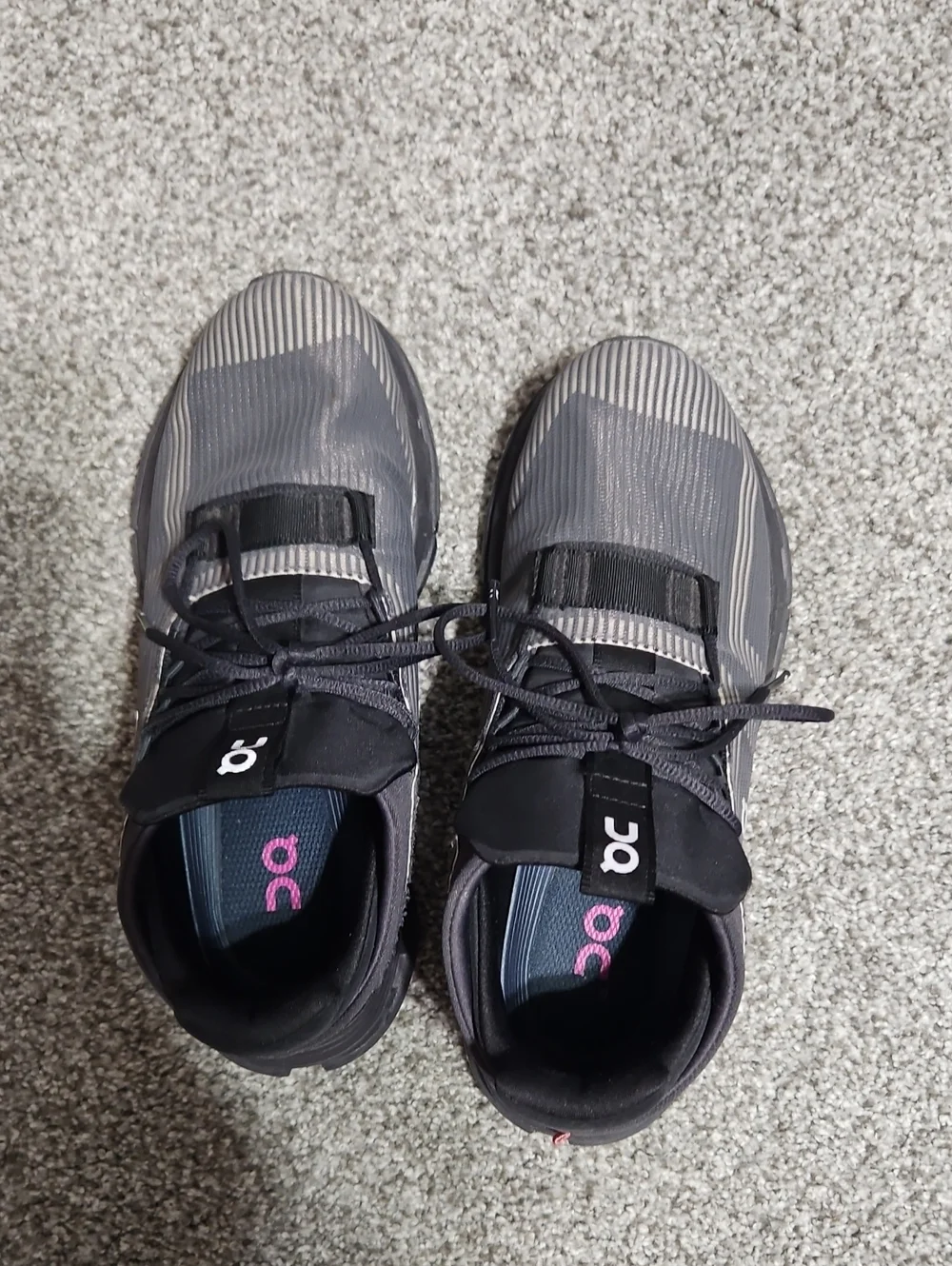 On Running Athletic Shoes - Gray and Black